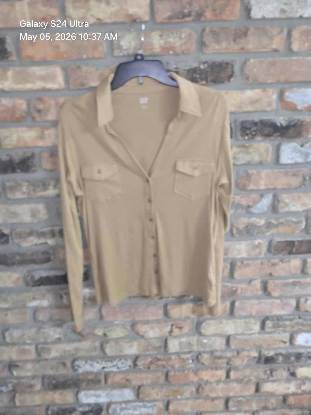 GAP Beige/Tan Pullover with White Logo